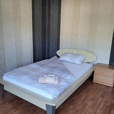 Haus 140 Qm Fuer Monteure Appartamento *