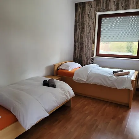 Haus 140 Qm Fuer Monteure Apartment *